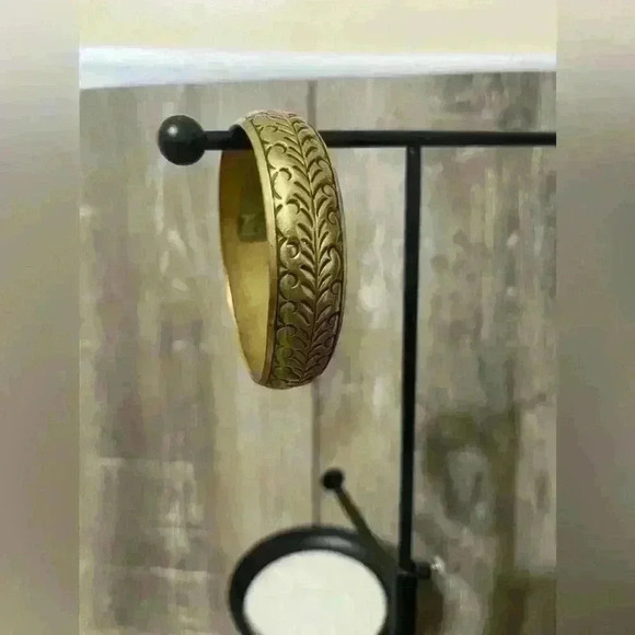 Jewelry - Golden Bracelet